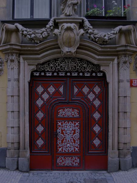 praguereddoor(2004).jpg